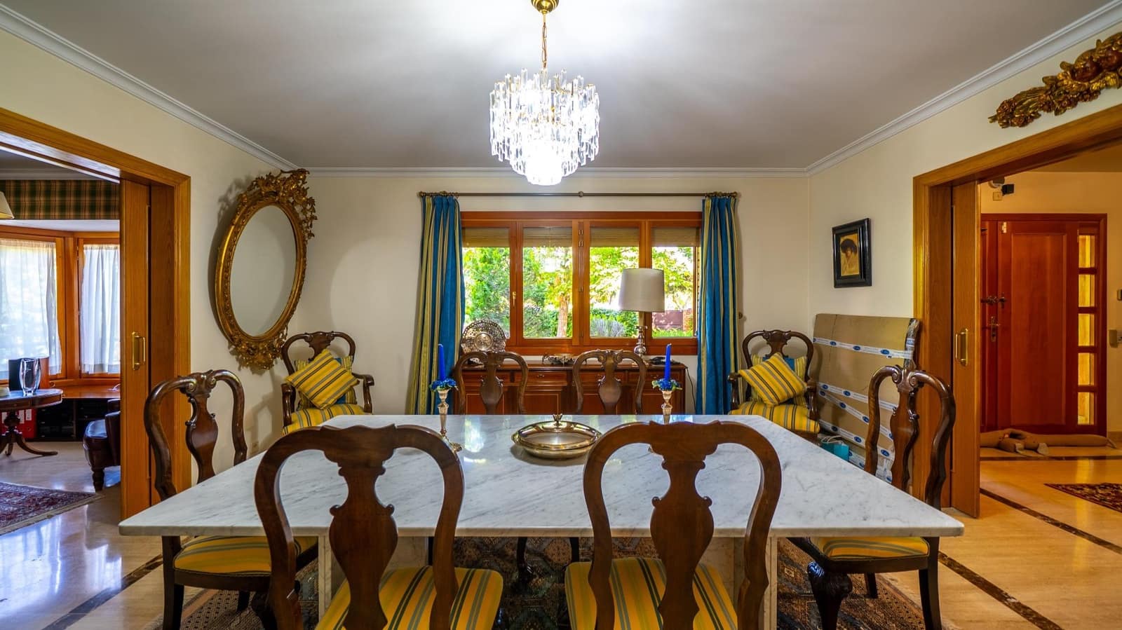 6 bedroom Villa for sale in Pozuelo de Alarcon with pool garage - € 2,395,000 (Ref: 9942532)
