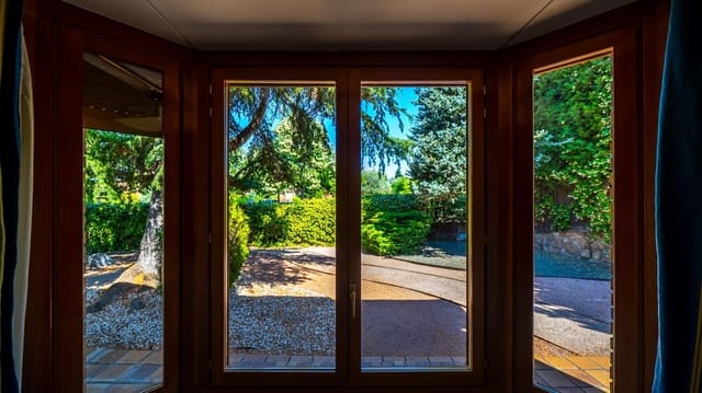 6 bedroom Villa for sale in Pozuelo de Alarcón with pool garage - € 2,395,000 (Ref: 9942532)