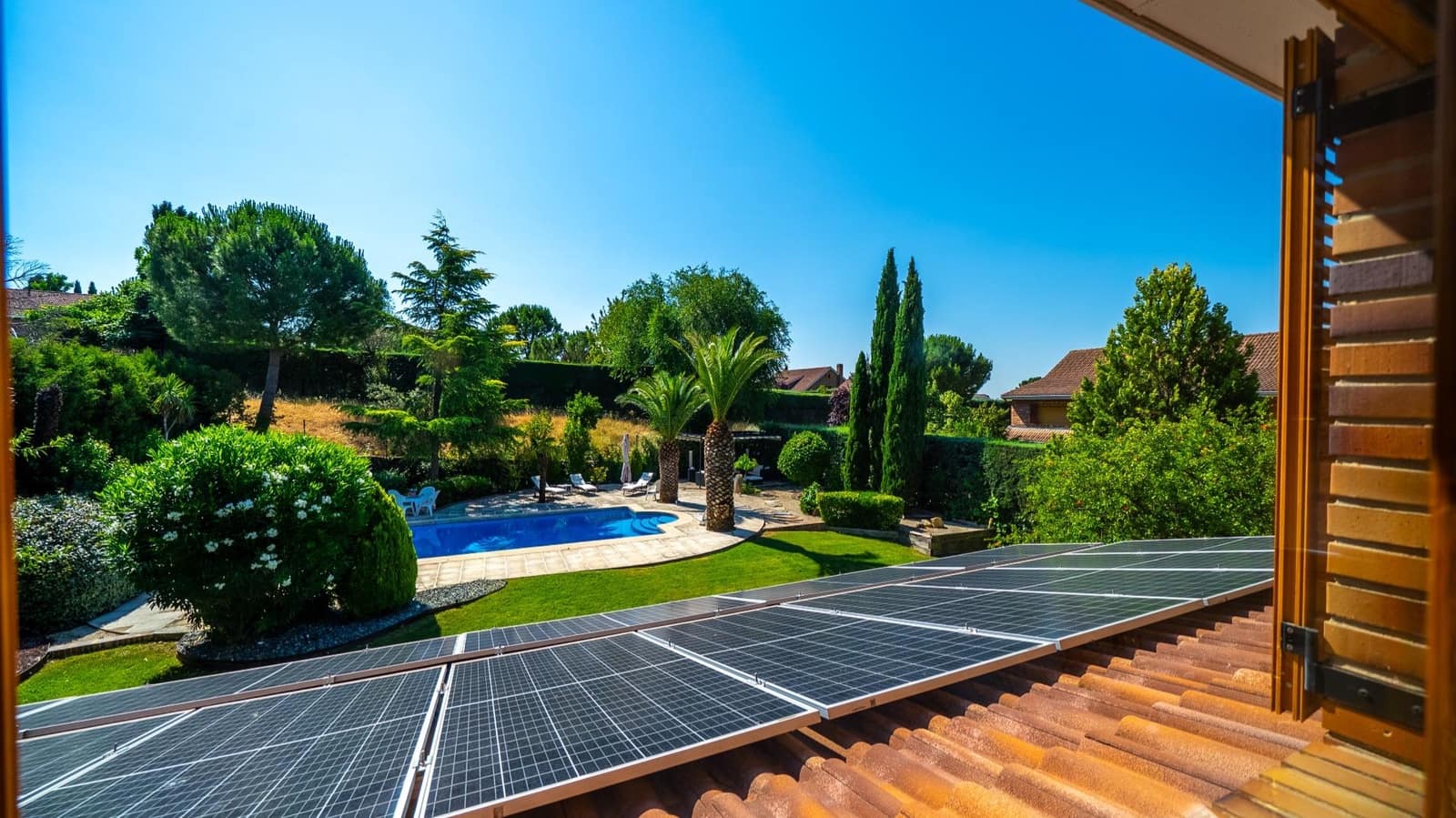 6 bedroom Villa for sale in Pozuelo de Alarcon with pool garage - € 2,395,000 (Ref: 9942532)