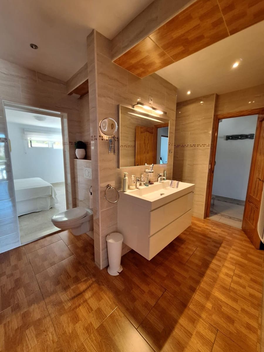 4 bedroom Villa for sale in La Nucia with pool garage - € 525,000 (Ref: 9945719)