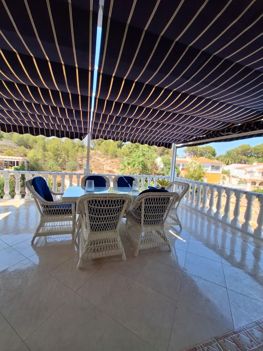 4 bedroom Villa for sale in La Nucia with pool garage - € 525,000 (Ref: 9945719)