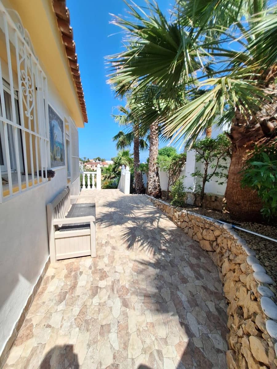 4 bedroom Villa for sale in La Nucia with pool garage - € 525,000 (Ref: 9945719)