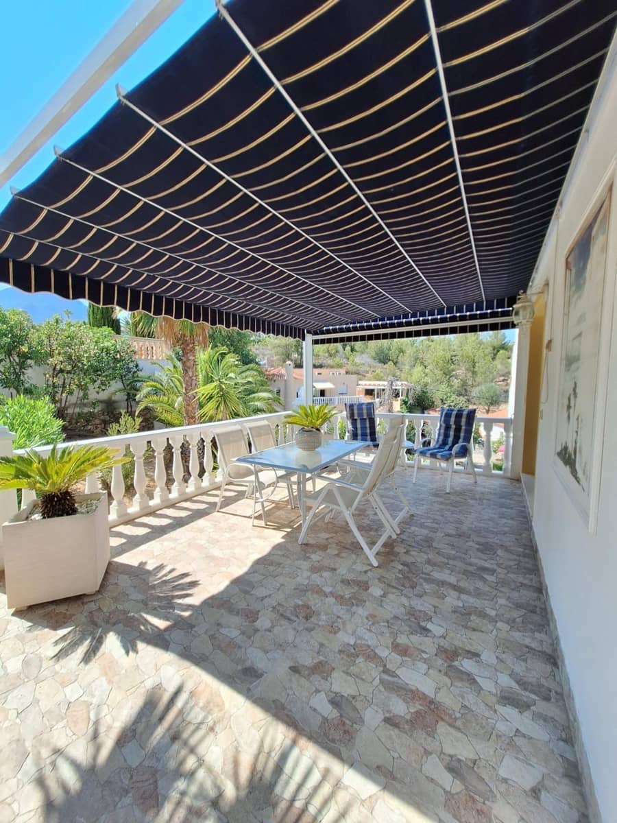 4 bedroom Villa for sale in La Nucia with pool garage - € 525,000 (Ref: 9945719)