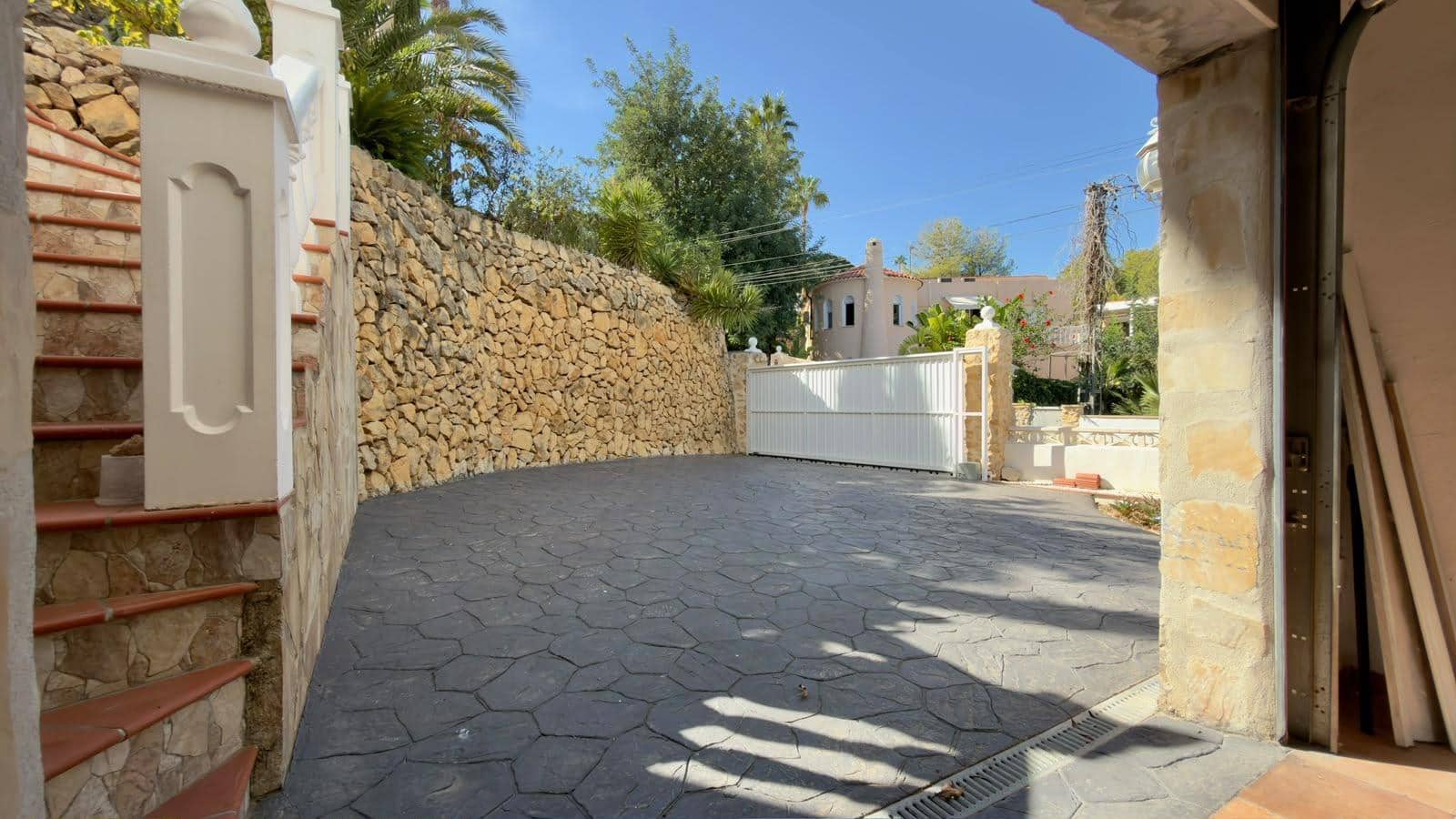 4 bedroom Villa for sale in La Nucia with pool garage - € 525,000 (Ref: 9945719)