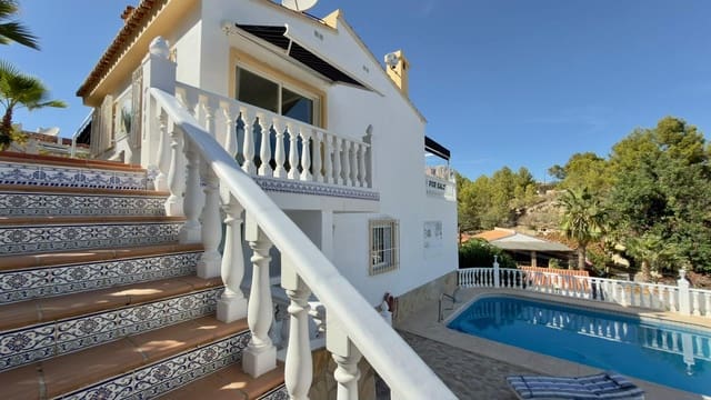 4 chambre Villa/Maison à vendre à La Nucia avec piscine garage - 525 000 € (Ref: 9945719)