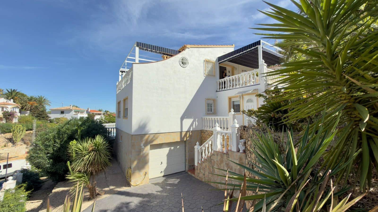 4 bedroom Villa for sale in La Nucia with pool garage - € 525,000 (Ref: 9945719)