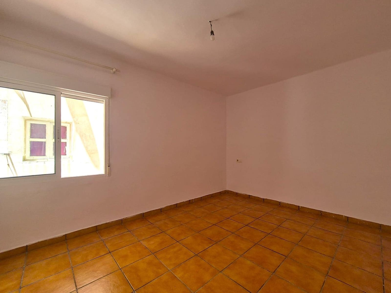 Apartamento de 2 habitaciones en Alicante / Alacant ciudad en venta - 105.000 € (Ref: 9947913)