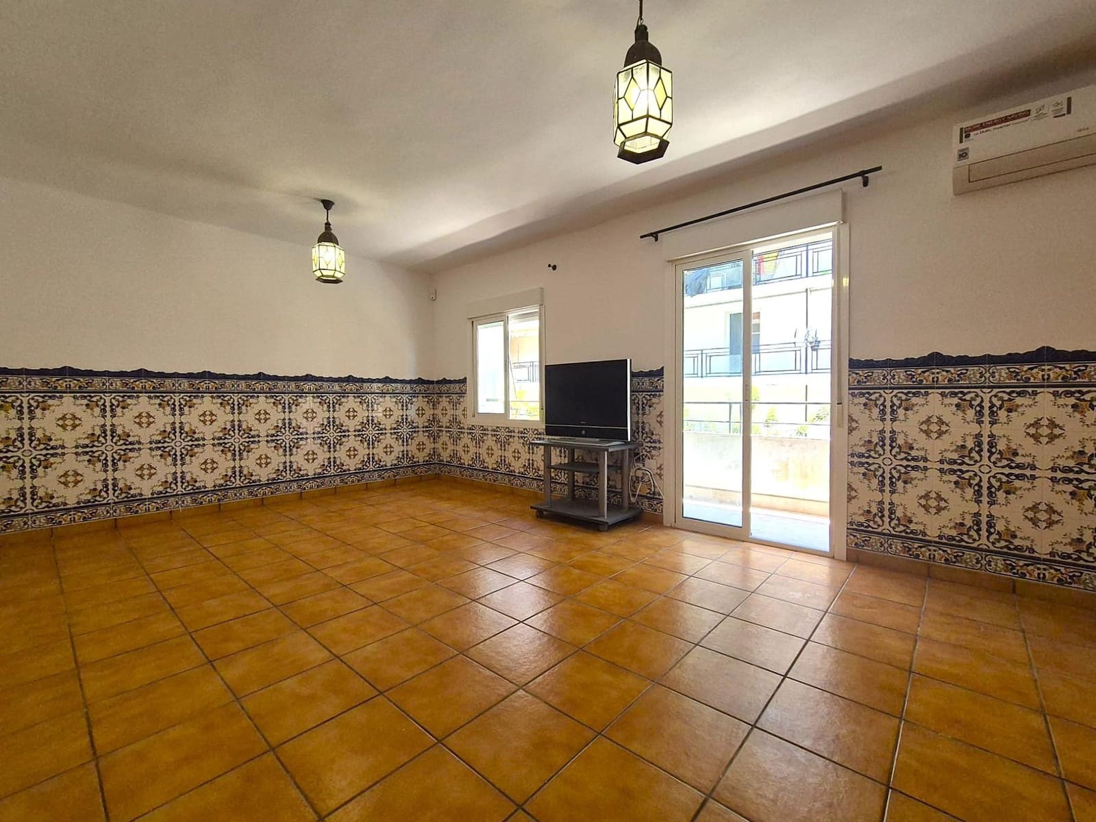 Apartamento de 2 habitaciones en Alicante / Alacant ciudad en venta - 105.000 € (Ref: 9947913)