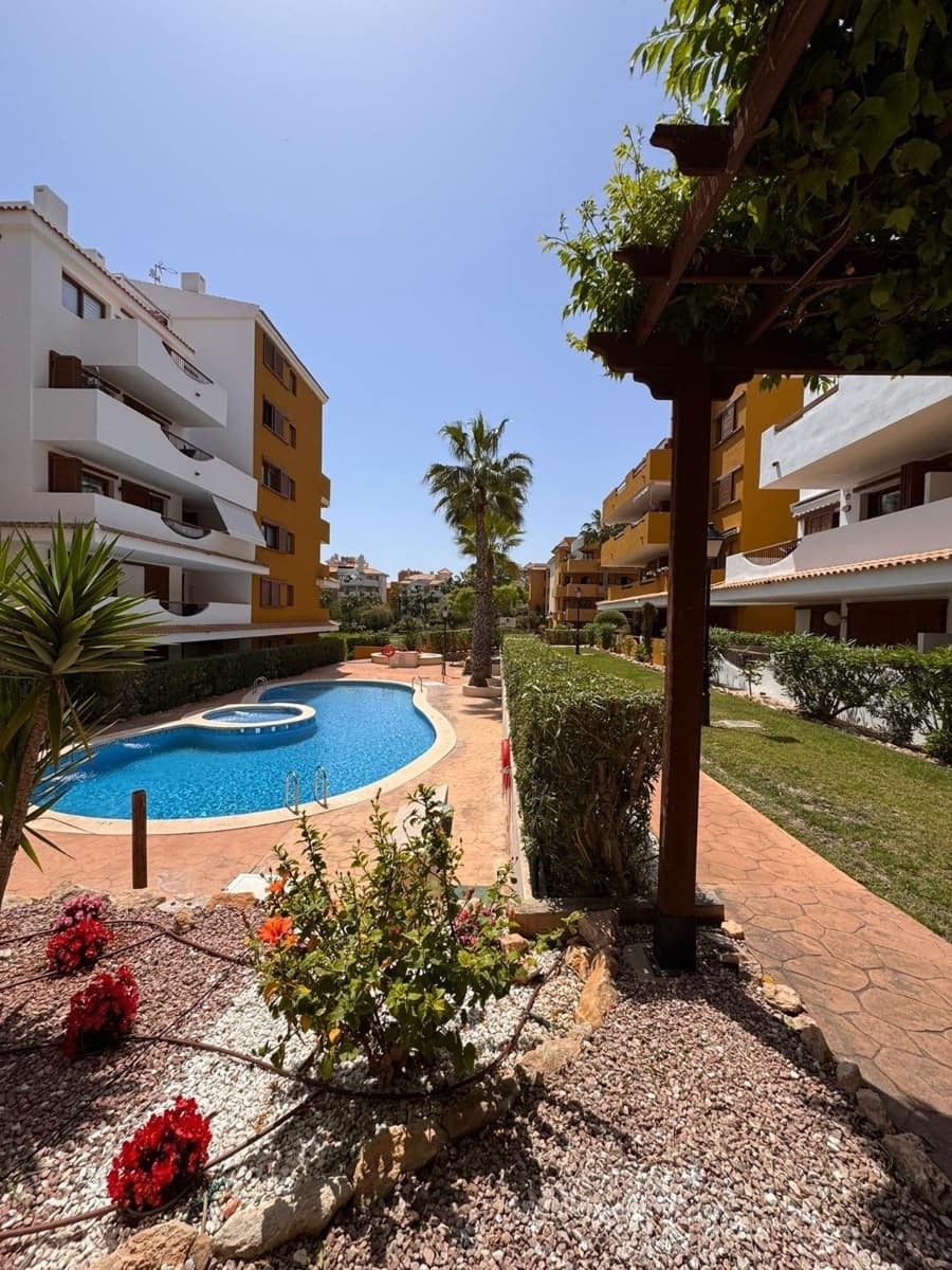 2 chambre Appartement à vendre à Punta Prima avec piscine - 280 000 € (Ref: 9947915)