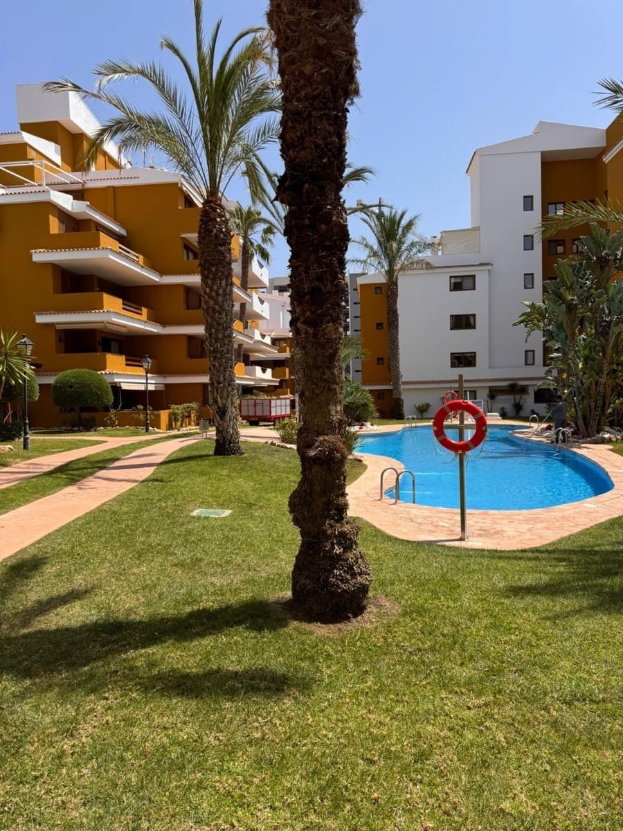 2 chambre Appartement à vendre à Punta Prima avec piscine - 280 000 € (Ref: 9947915)