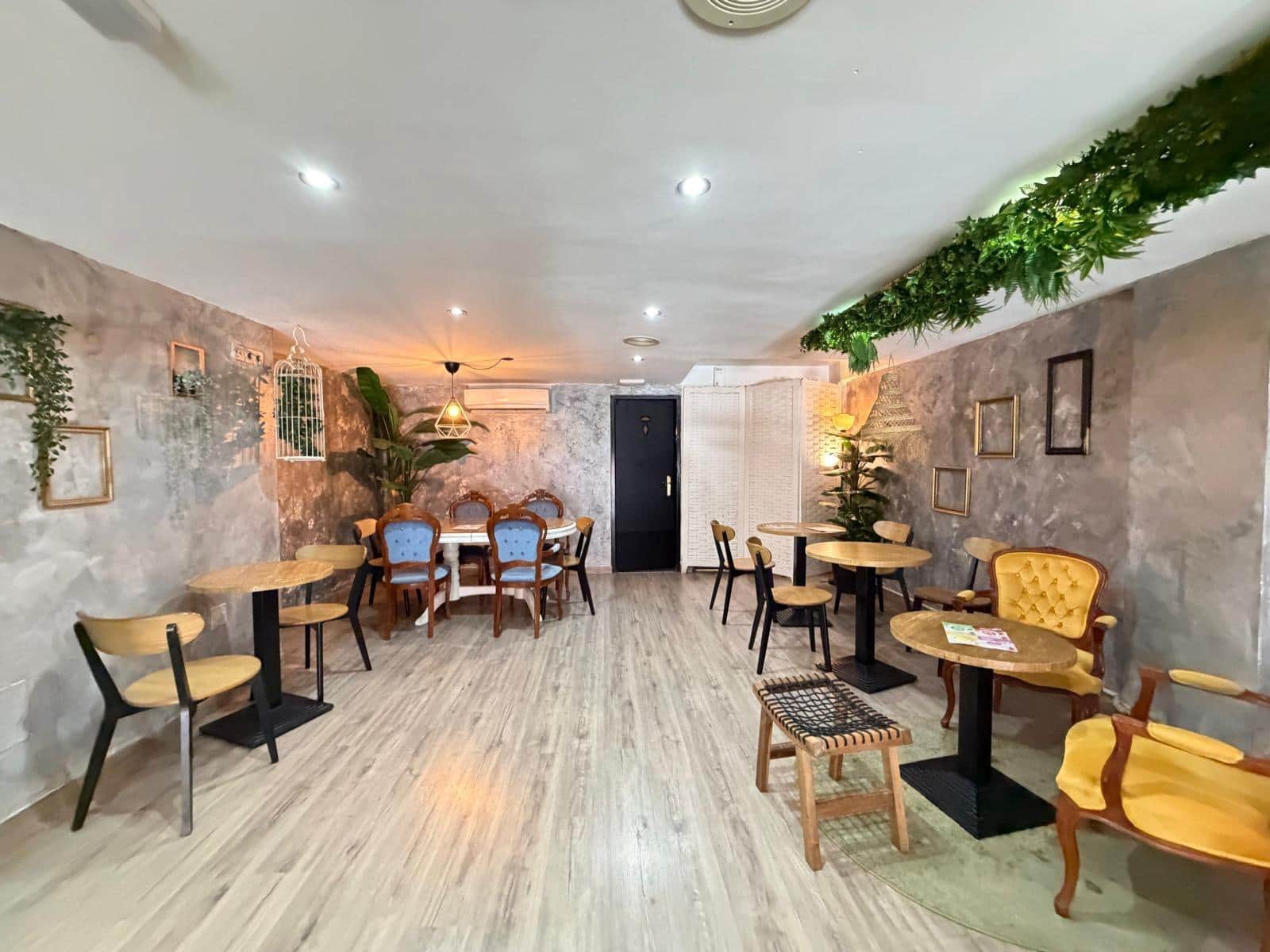 Commercieel te koop in Torrevieja - € 150.000 (Ref: 9949801)