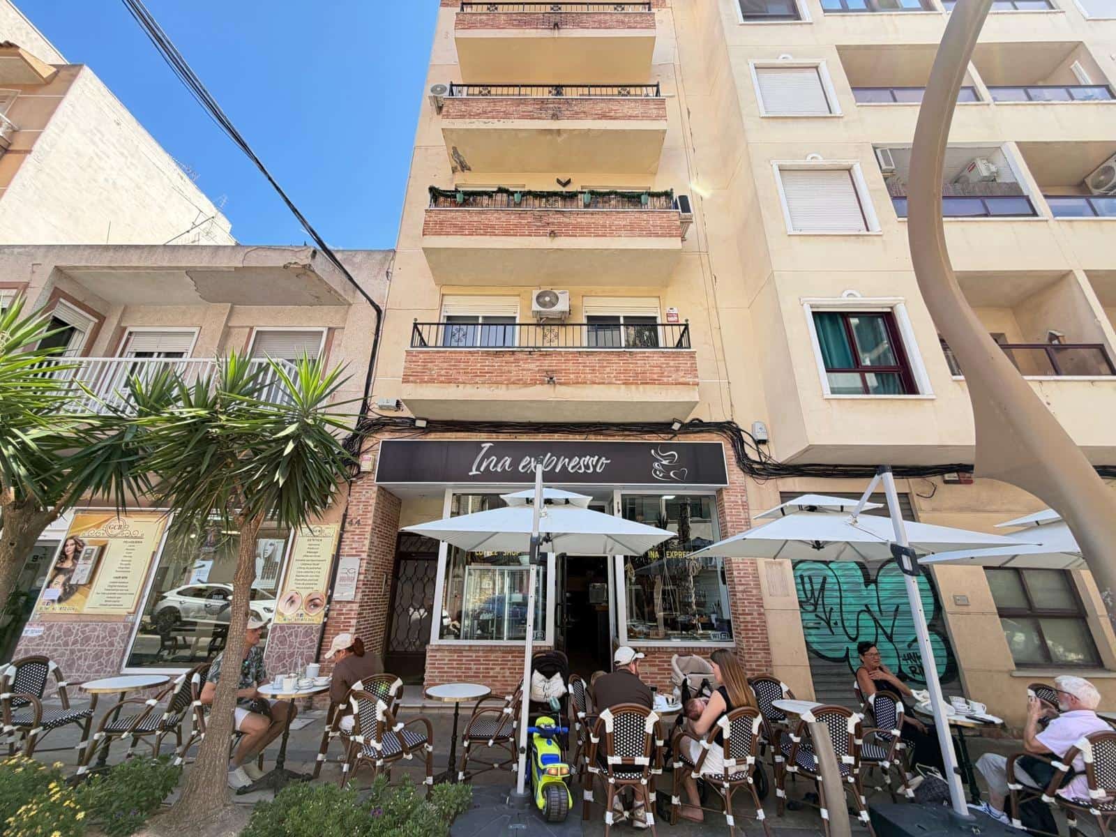 Commercieel te koop in Torrevieja - € 150.000 (Ref: 9949801)