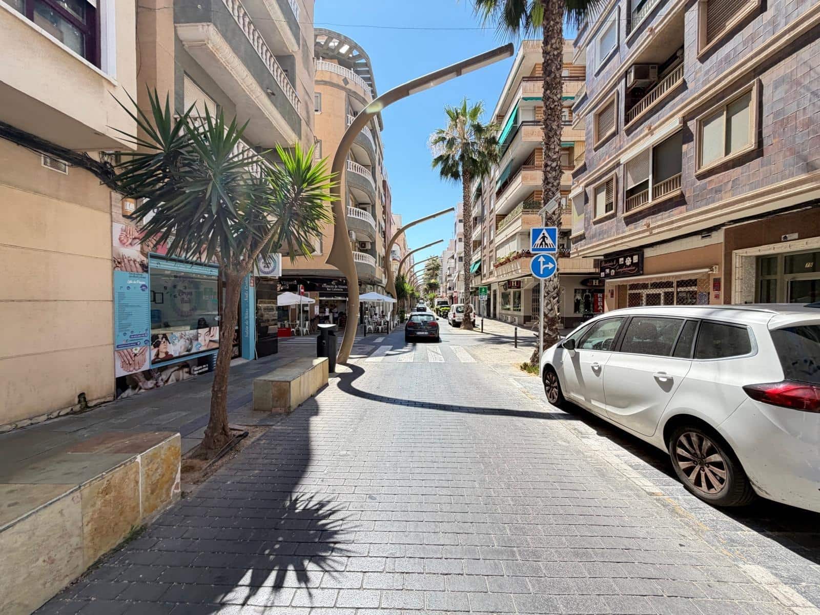 Commercieel te koop in Torrevieja - € 150.000 (Ref: 9949801)