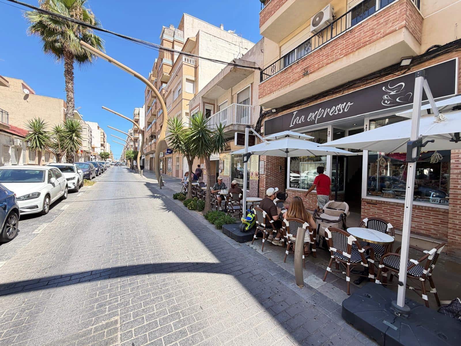 Commercieel te koop in Torrevieja - € 150.000 (Ref: 9949801)
