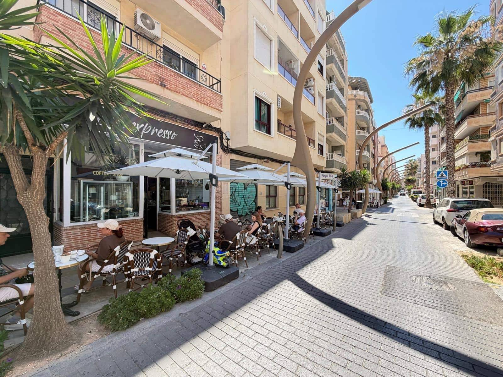 Commercieel te koop in Torrevieja - € 150.000 (Ref: 9949801)