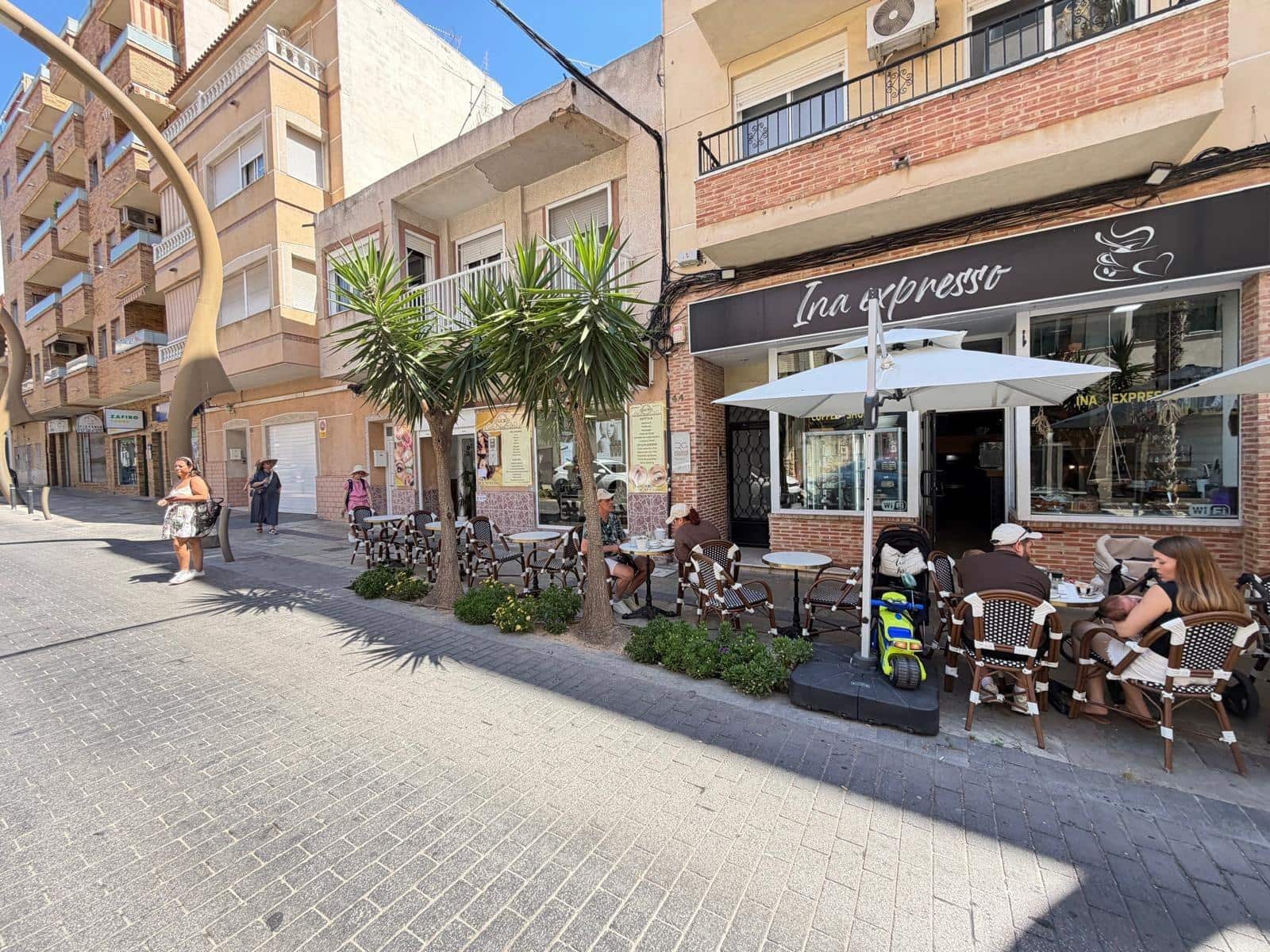 Commercieel te koop in Torrevieja - € 150.000 (Ref: 9949801)