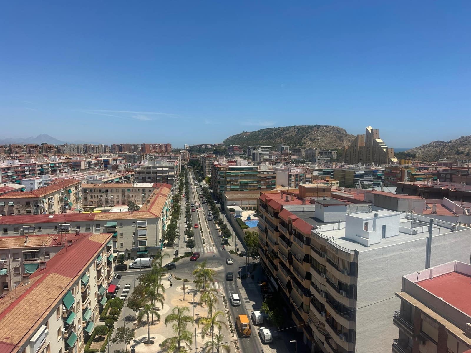 4 Zimmer Apartment zu verkaufen in Alicante / Alacant Stadt - 368.000 € (Ref: 9949802)