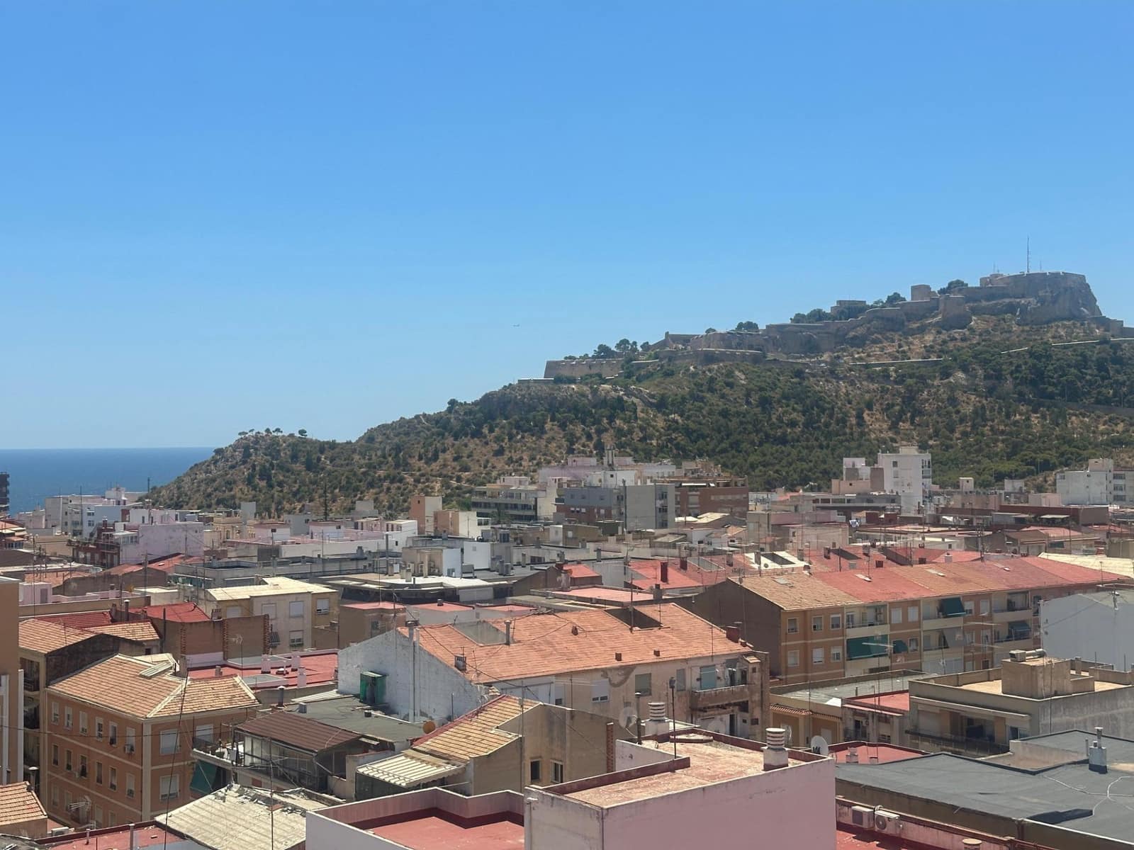 4 Zimmer Apartment zu verkaufen in Alicante / Alacant Stadt - 368.000 € (Ref: 9949802)