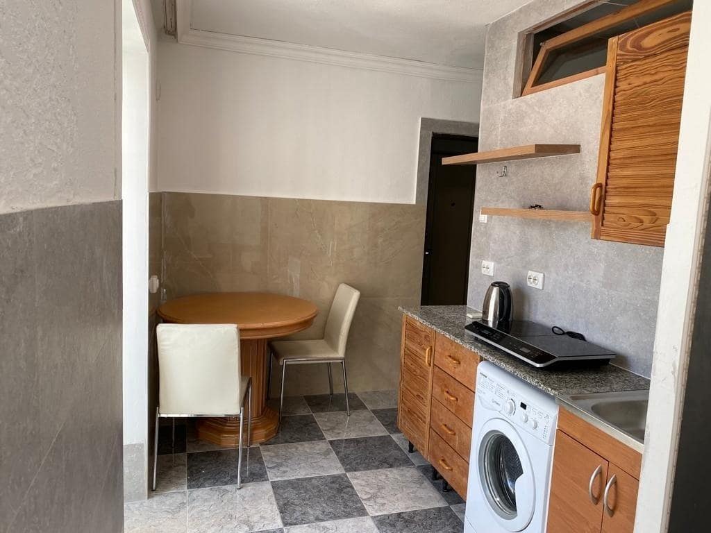 2 soveværelse Lejlighed til salg i Alicante by - € 125.000 (Ref: 9949804)