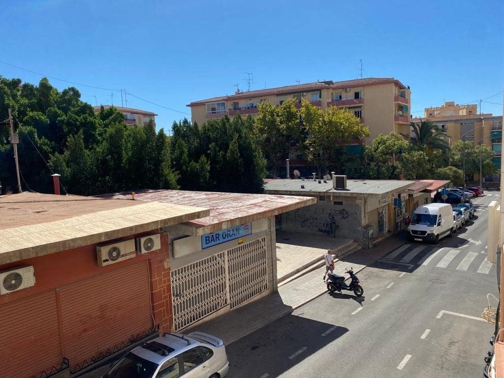 2 soveværelse Lejlighed til salg i Alicante by - € 125.000 (Ref: 9949804)