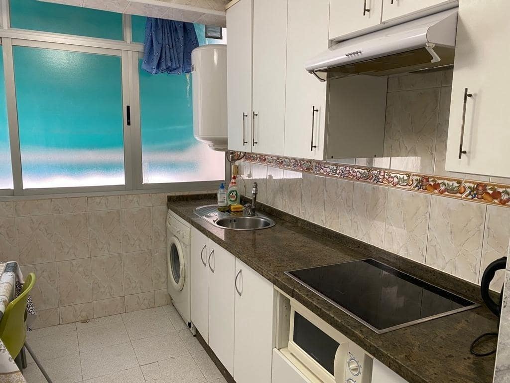 2 soveværelse Lejlighed til salg i Alicante by - € 125.000 (Ref: 9949804)