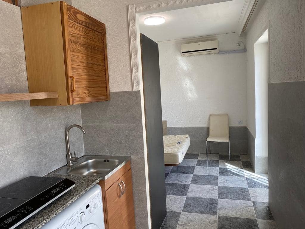 2 soveværelse Lejlighed til salg i Alicante by - € 125.000 (Ref: 9949804)