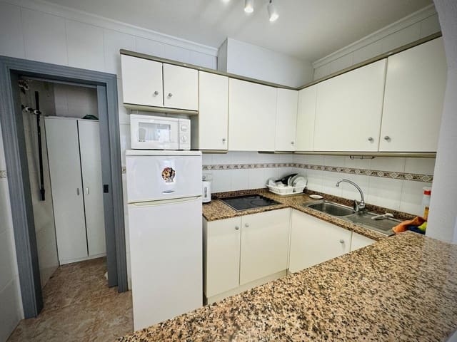 2 makuuhuone Huoneisto myytävänä paikassa Playa del Cura, Torrevieja mukana uima-altaan - 139 900 € (Ref: 9957985)