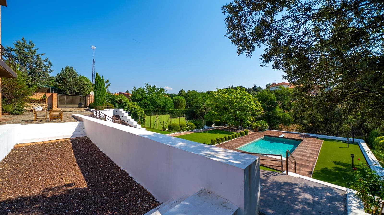 8 sypialnia Willa na sprzedaż w Las Rozas de Madrid z basenem garażem - 1 890 000 € (Ref: 9959790)