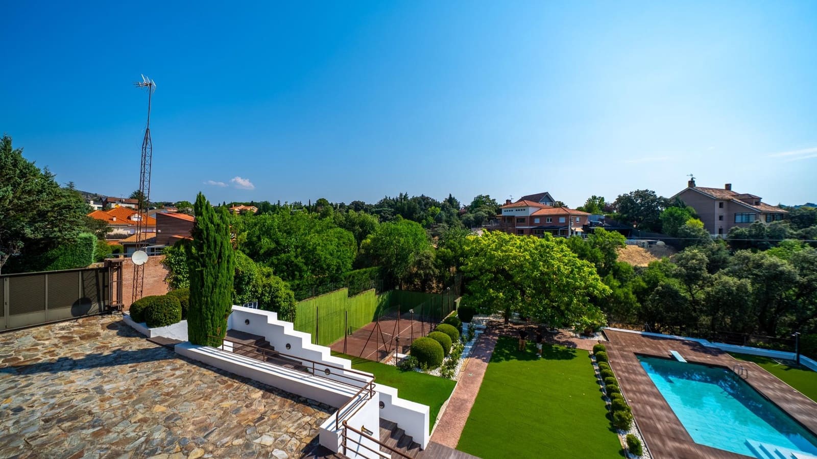 8 sypialnia Willa na sprzedaż w Las Rozas de Madrid z basenem garażem - 1 890 000 € (Ref: 9959790)