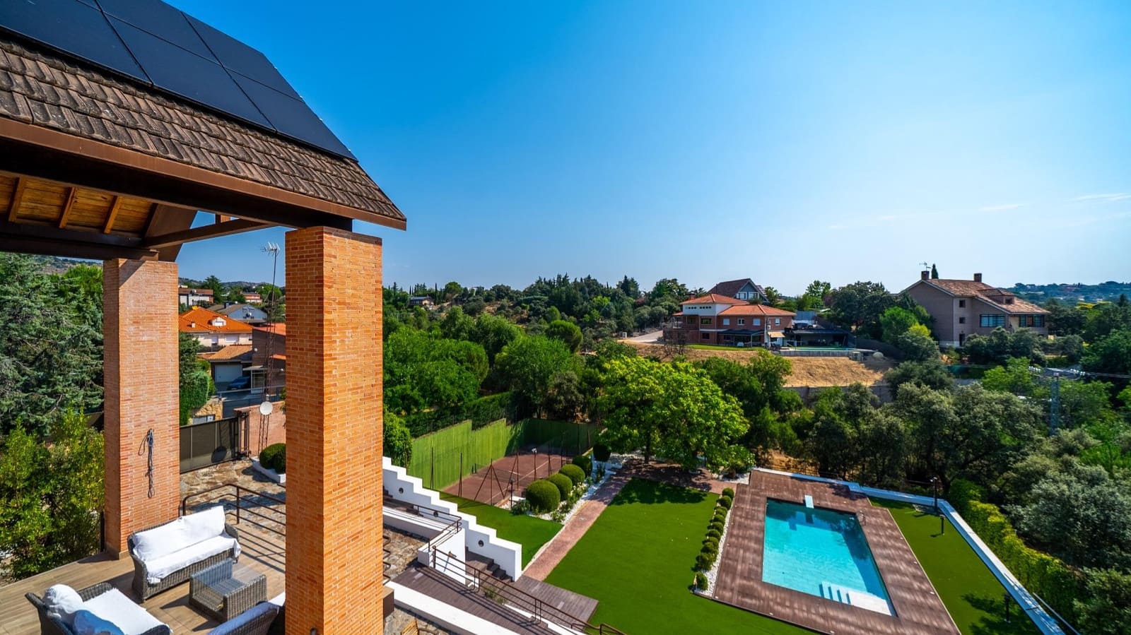 8 sypialnia Willa na sprzedaż w Las Rozas de Madrid z basenem garażem - 1 890 000 € (Ref: 9959790)