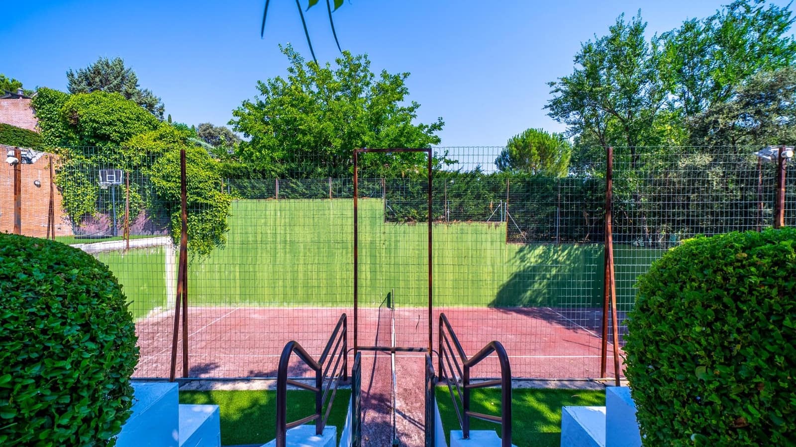 8 sypialnia Willa na sprzedaż w Las Rozas de Madrid z basenem garażem - 1 890 000 € (Ref: 9959790)