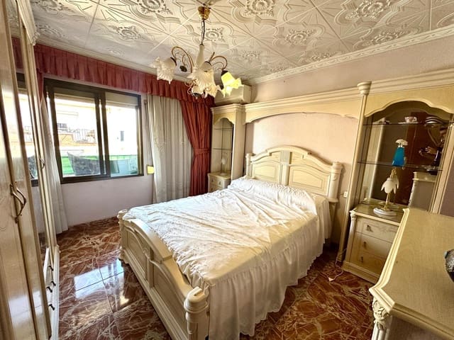 Apartamento de 3 habitaciones en Alicante / Alacant ciudad en venta - 115.000 € (Ref: 9962708)