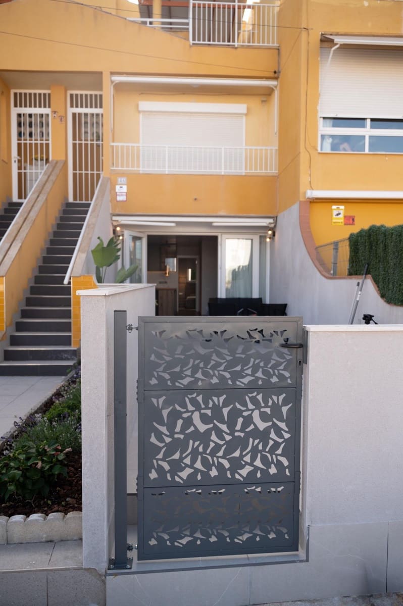 2 bedroom Bungalow for sale in La Veleta - € 265,000 (Ref: 9966668)