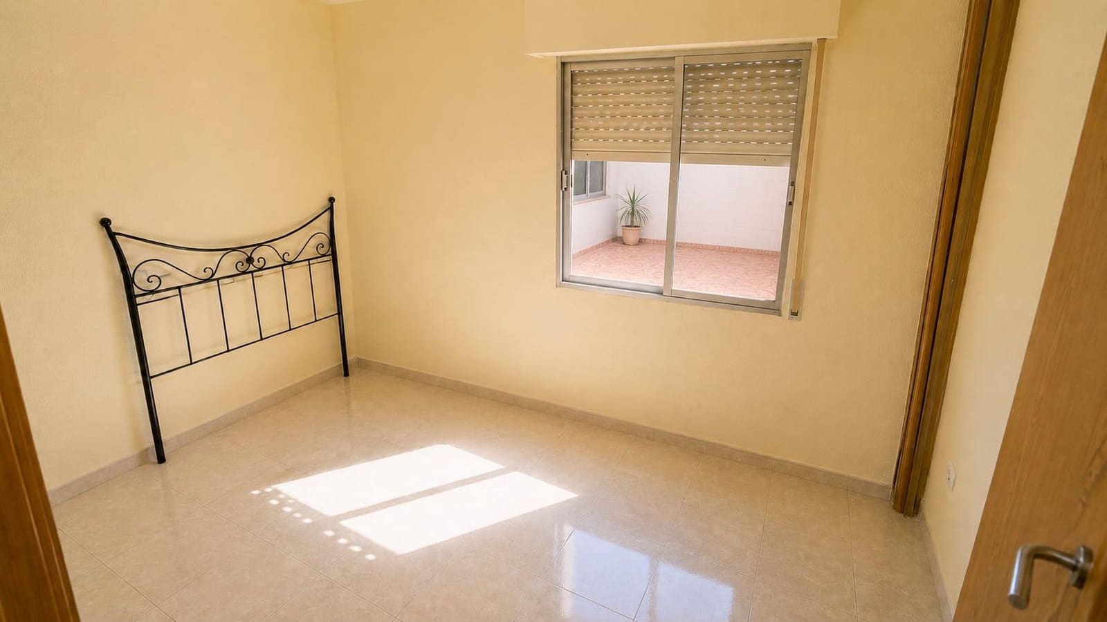 4 soveværelse Lejlighed til salg i Alicante by - € 285.000 (Ref: 9973322)