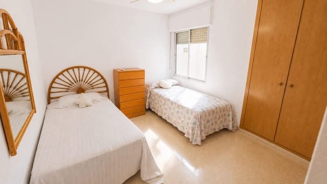 4 soveværelse Lejlighed til salg i Carolinas Bajas, Alicante by - € 285.000 (Ref: 9973322)