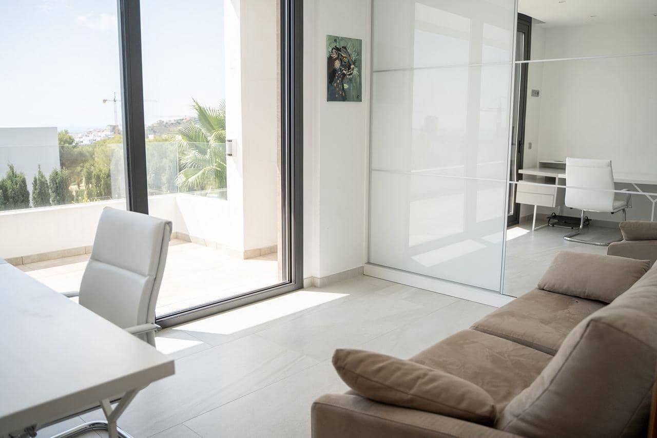 4 bedroom Villa for sale in Finestrat with pool garage - € 1,170,000 (Ref: 9975443)