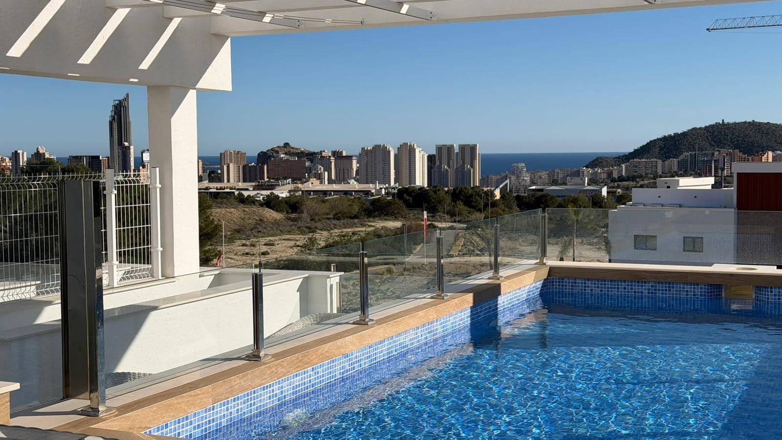 Bungalow de 2 habitaciones en Finestrat en venta con piscina garaje - 399.000 € (Ref: 9978888)