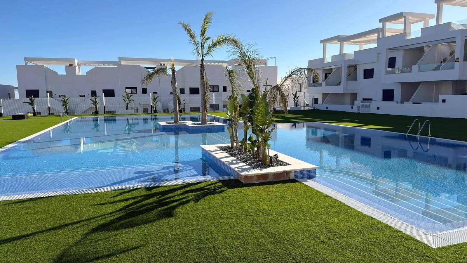 Bungalow de 2 habitaciones en Finestrat en venta con piscina garaje - 399.000 € (Ref: 9978888)