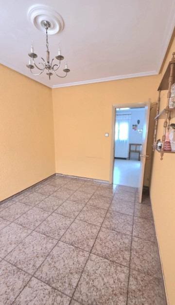 3 soveværelse Lejlighed til salg i Oviedo - € 72.000 (Ref: 9978890)