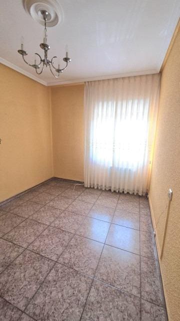 3 soveværelse Lejlighed til salg i Oviedo - € 72.000 (Ref: 9978890)