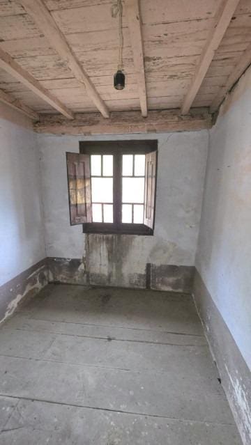 2 bedroom Finca/Country House for sale in Quiros - € 28,000 (Ref: 9978891)