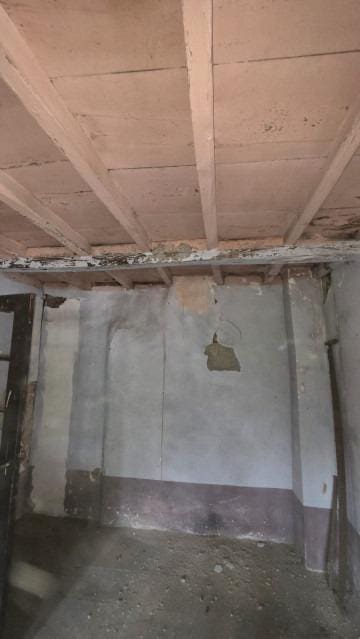 2 bedroom Finca/Country House for sale in Quiros - € 28,000 (Ref: 9978891)