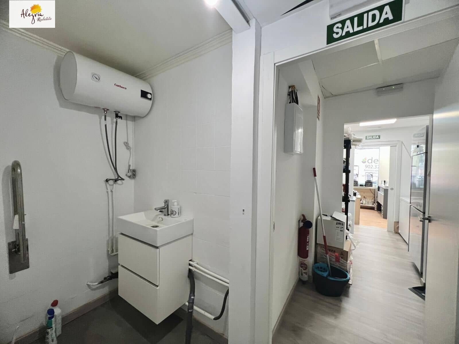2 soveværelse Erhverv til salg i Valencia by - € 65.000 (Ref: 9979796)