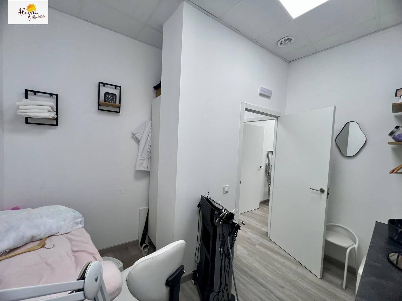 2 soveværelse Erhverv til salg i Valencia by - € 65.000 (Ref: 9979796)