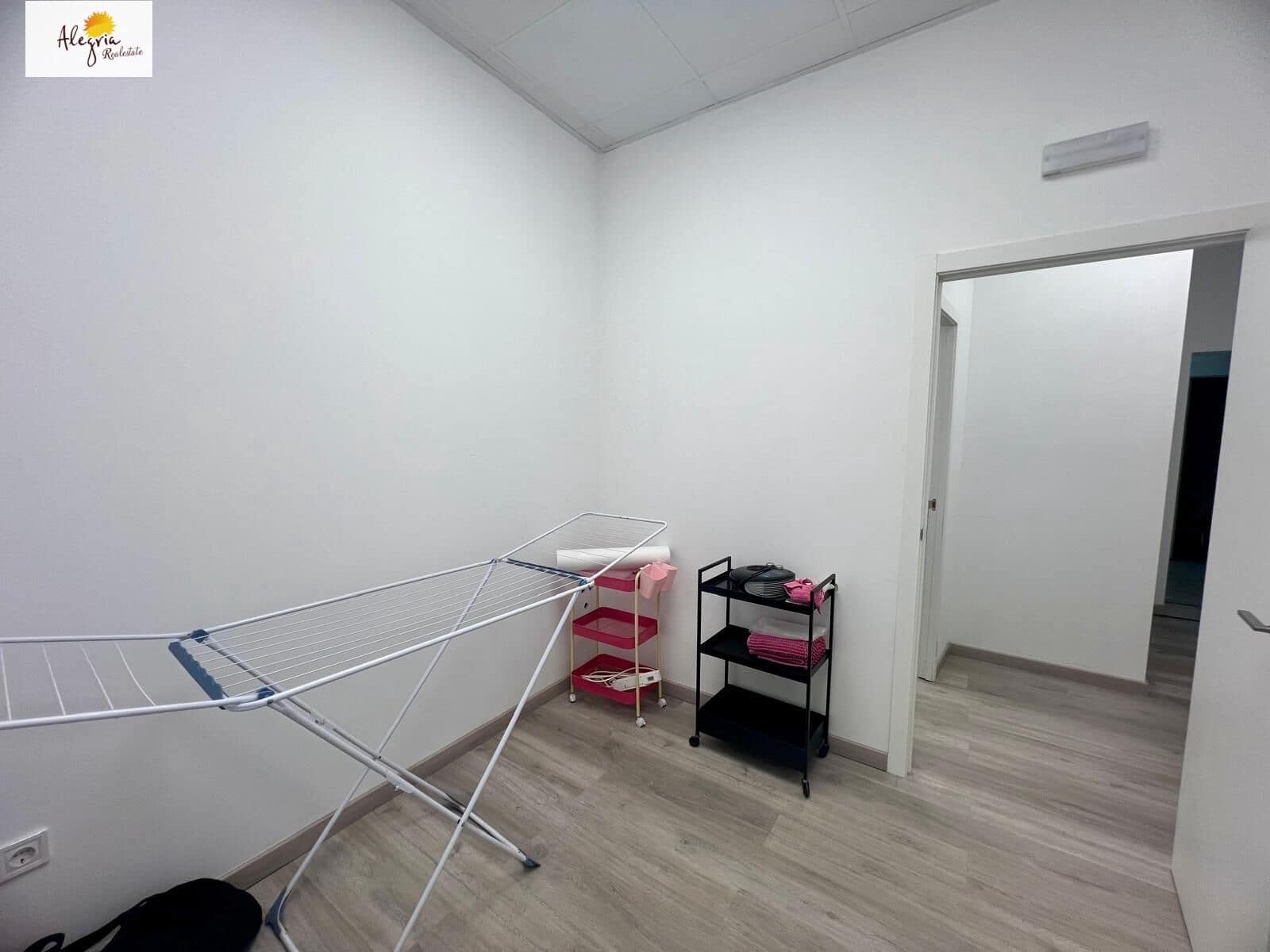 2 soveværelse Erhverv til salg i Valencia by - € 65.000 (Ref: 9979796)