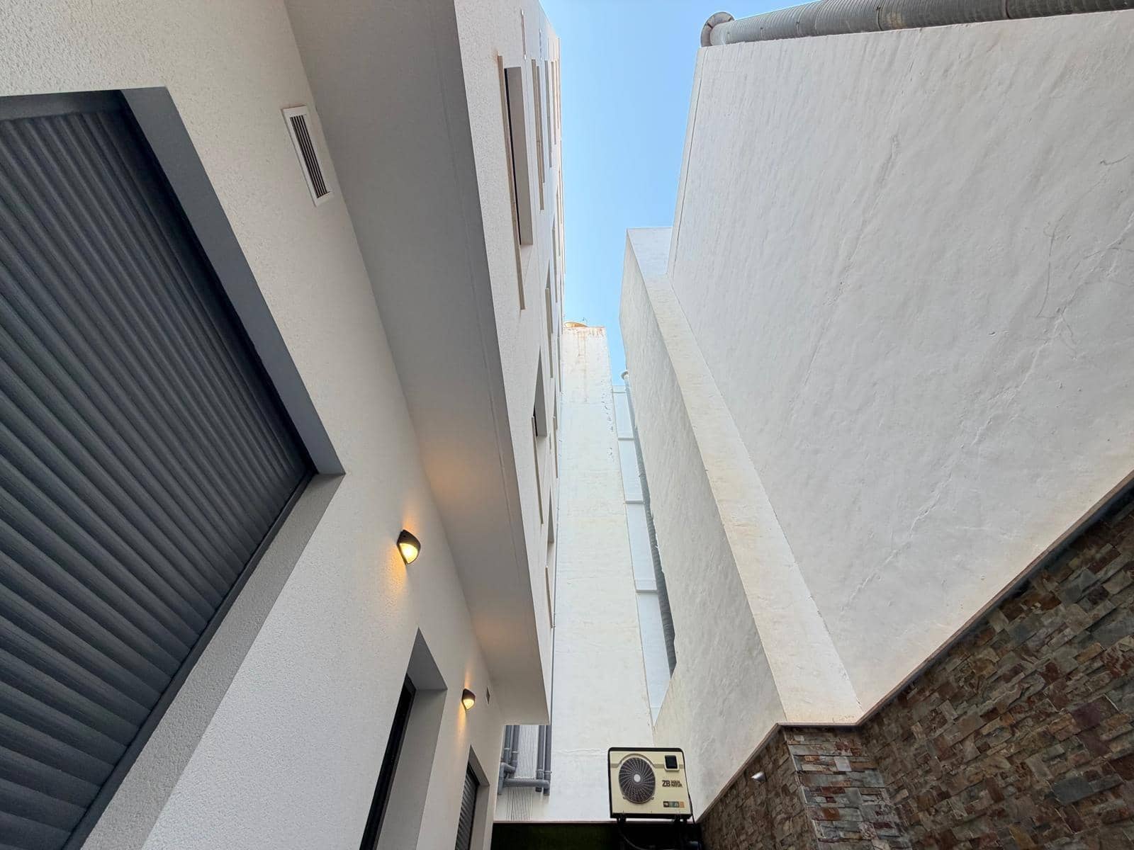 1 quarto Apartamento para venda em Torrevieja com piscina - 155 000 € (Ref: 9983019)
