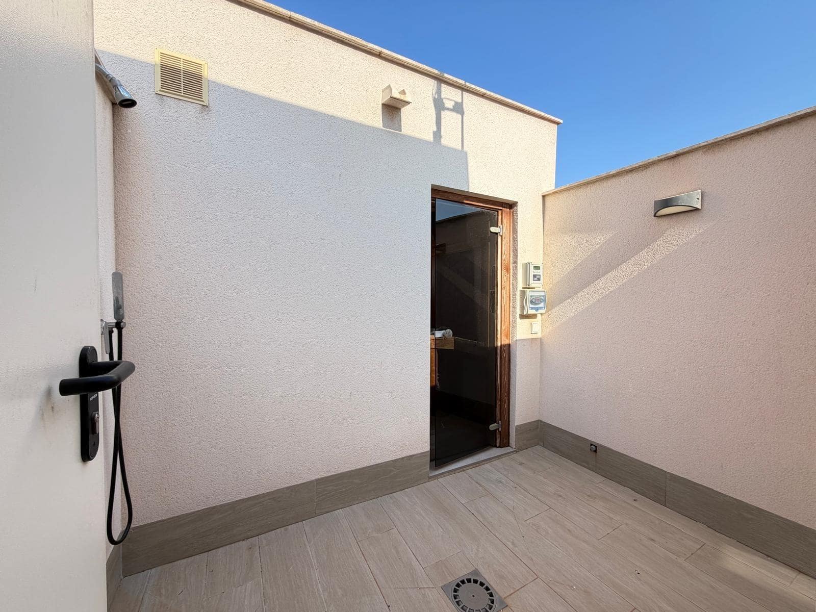 1 quarto Apartamento para venda em Torrevieja com piscina - 155 000 € (Ref: 9983019)