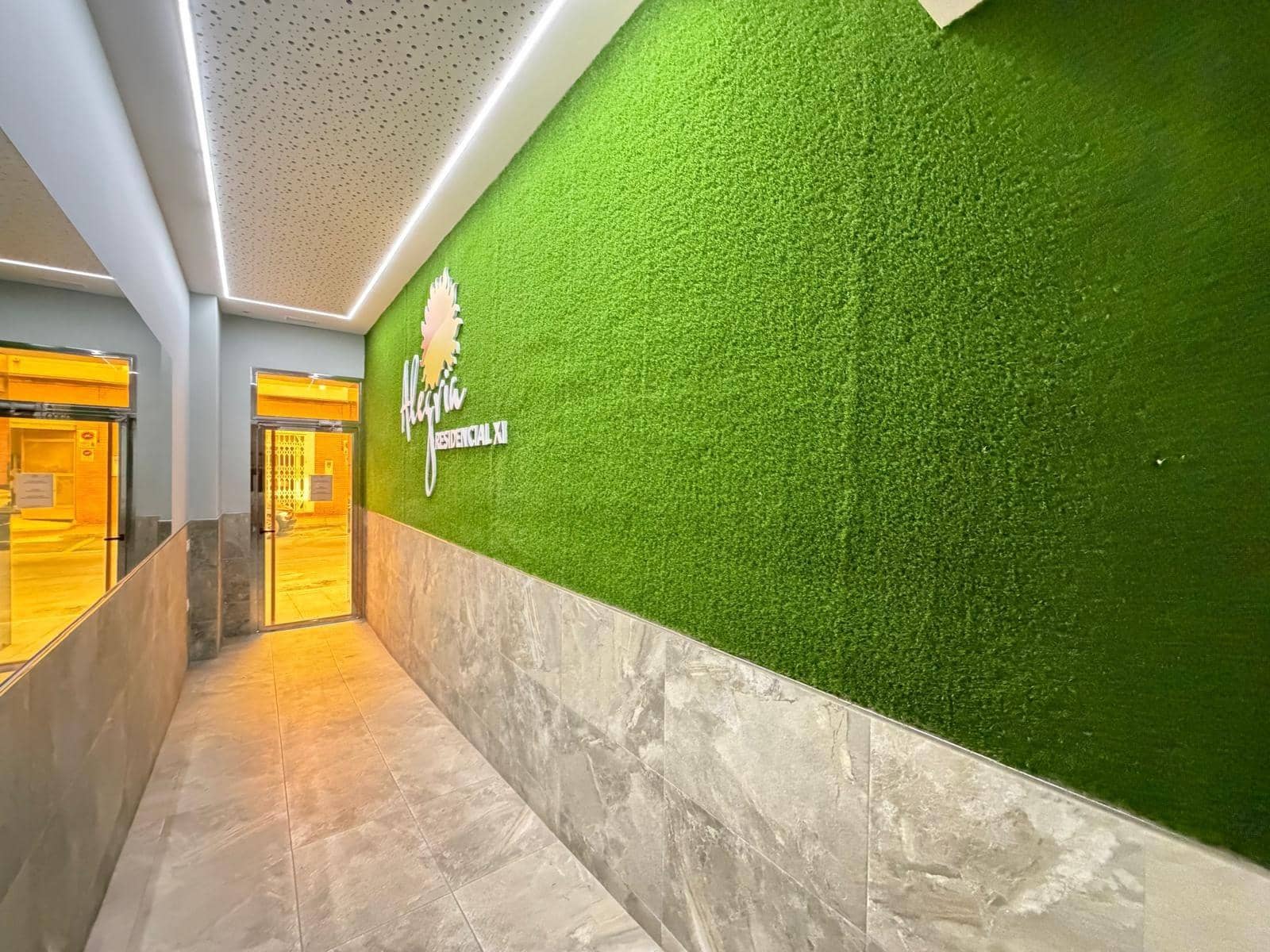 1 quarto Apartamento para venda em Torrevieja com piscina - 155 000 € (Ref: 9983019)