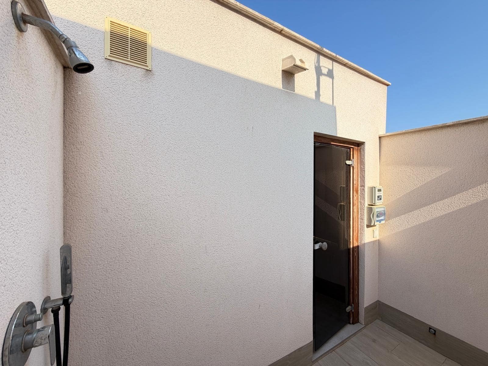 1 quarto Apartamento para venda em Torrevieja com piscina - 155 000 € (Ref: 9983019)