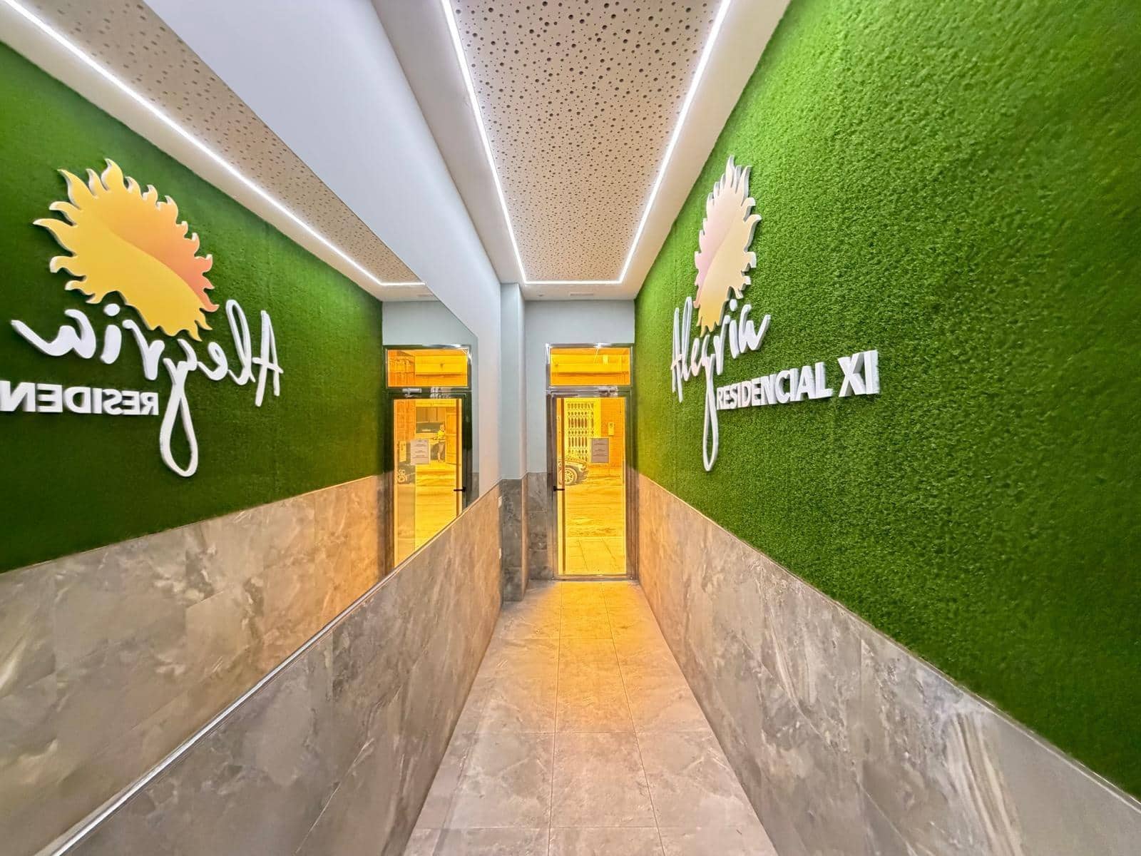 1 quarto Apartamento para venda em Torrevieja com piscina - 155 000 € (Ref: 9983019)